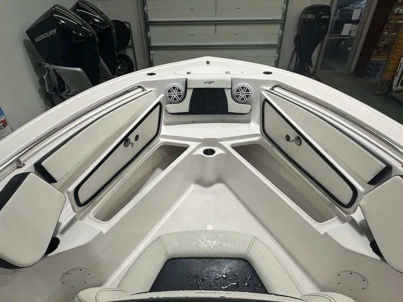 Slide: The Image of Tidewater 210 CC Adventure 2025 - 27