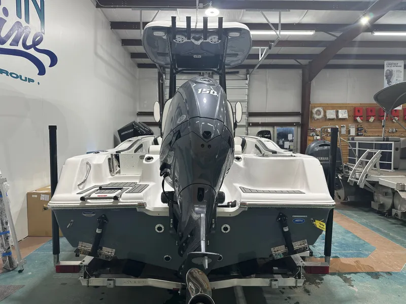 Slide: The Image of Tidewater 210 CC Adventure 2025 - 7