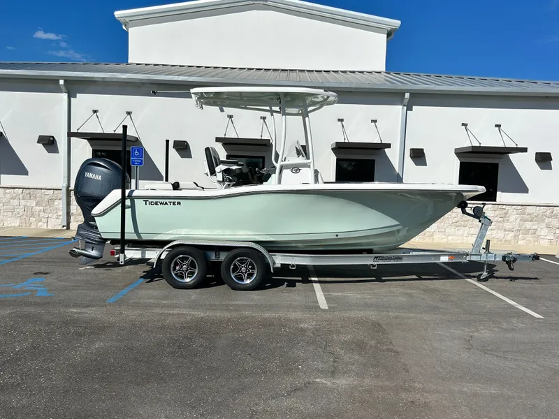 The Image of Tidewater 210 LXF 2025 - 1