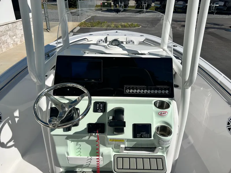 Slide: The Image of Tidewater 210 LXF 2025 - 13