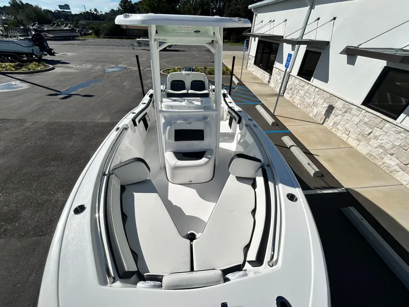 Slide: The Image of Tidewater 210 LXF 2025 - 18