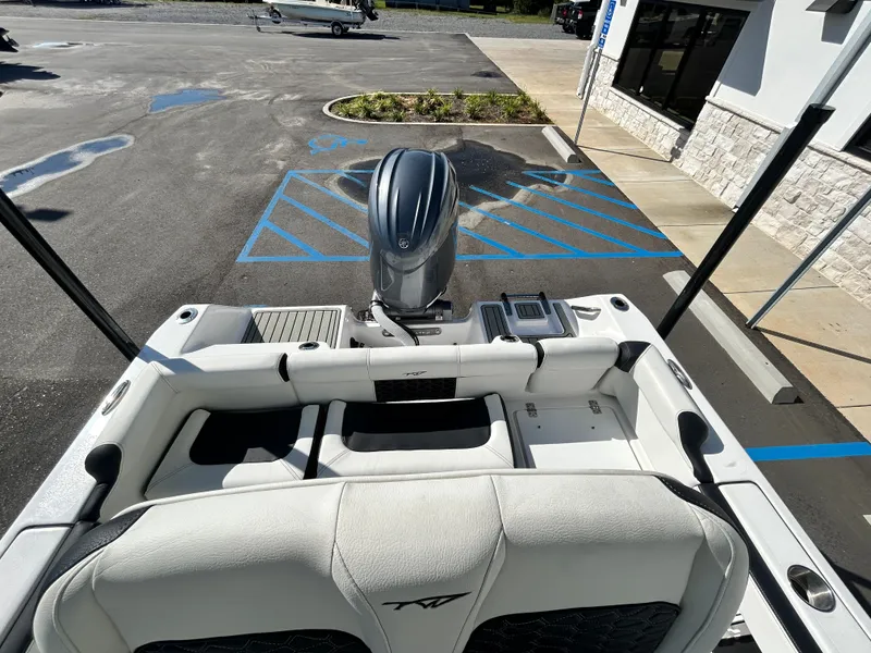 Slide: The Image of Tidewater 210 LXF 2025 - 19