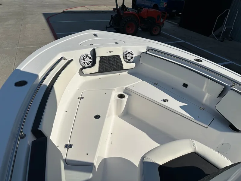 Slide: The Image of Tidewater 210 LXF 2026 - 24