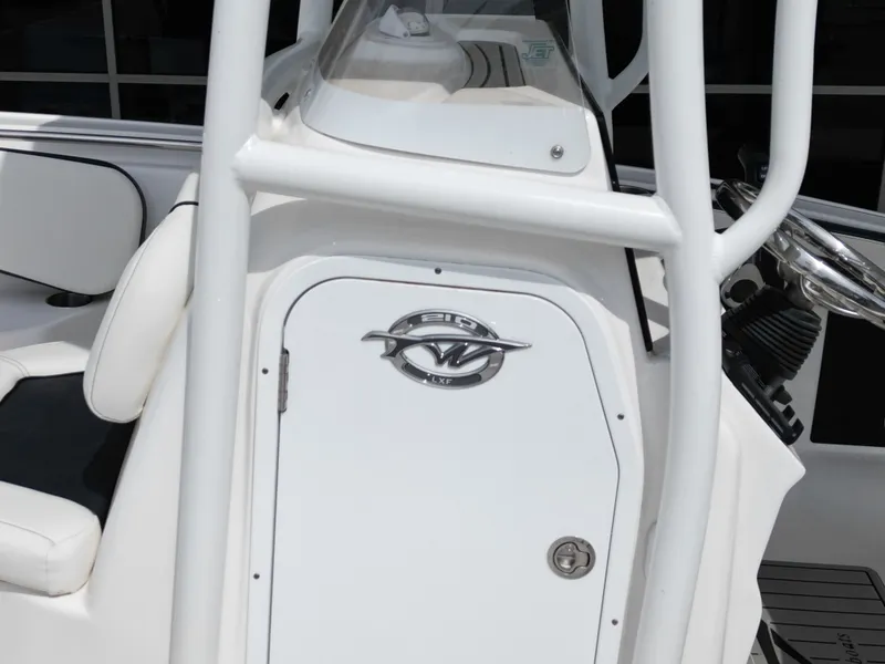 Slide: The Image of Tidewater 210 LXF 2025 - 18