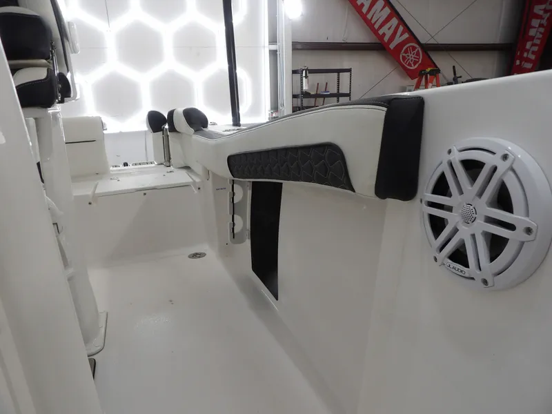 Slide: The Image of Tidewater 210 LXF 2025 - 13