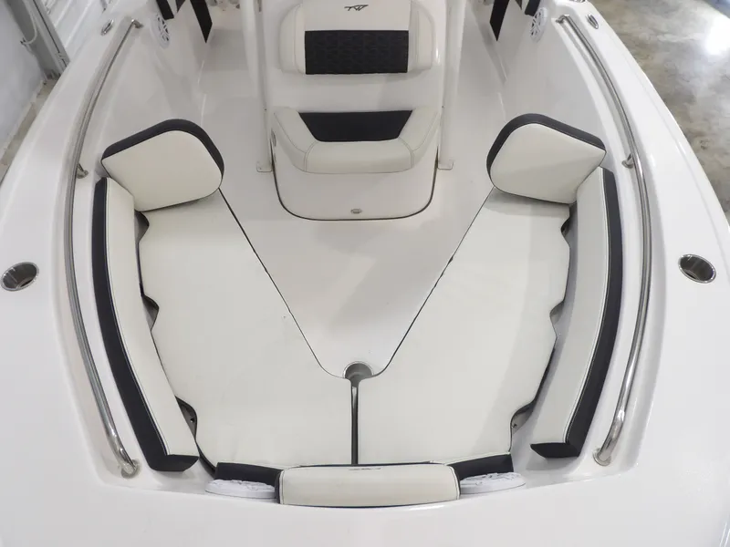 Slide: The Image of Tidewater 210 LXF 2025 - 25