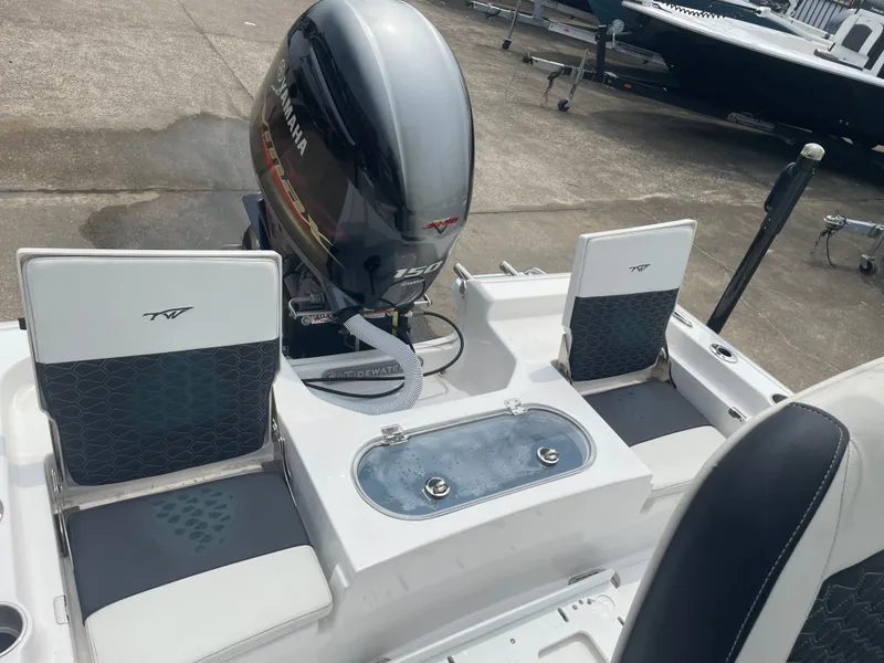 Slide: The Image of Tidewater 2110 Bay Max 2025 - 13