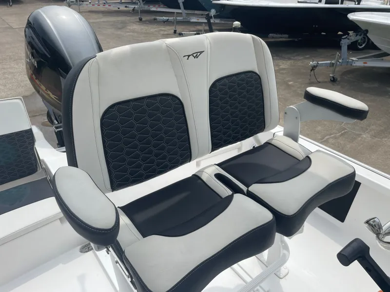 Slide: The Image of Tidewater 2110 Bay Max 2025 - 15