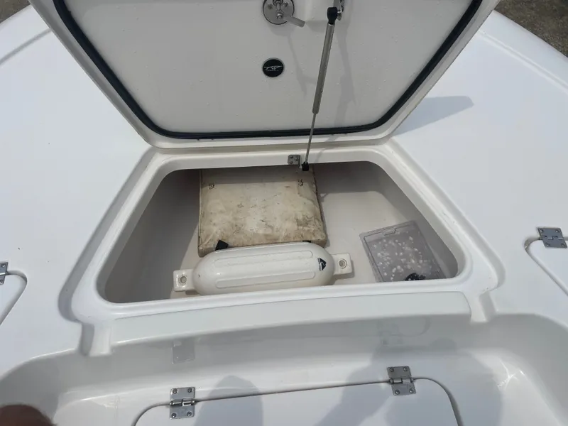 Slide: The Image of Tidewater 2110 Bay Max 2025 - 27