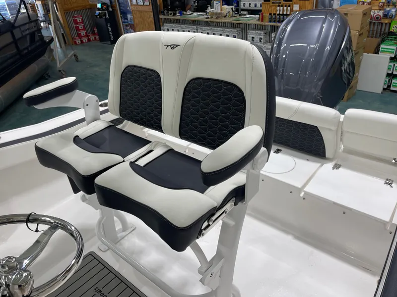 Slide: The Image of Tidewater 220 LXF 2025 - 17