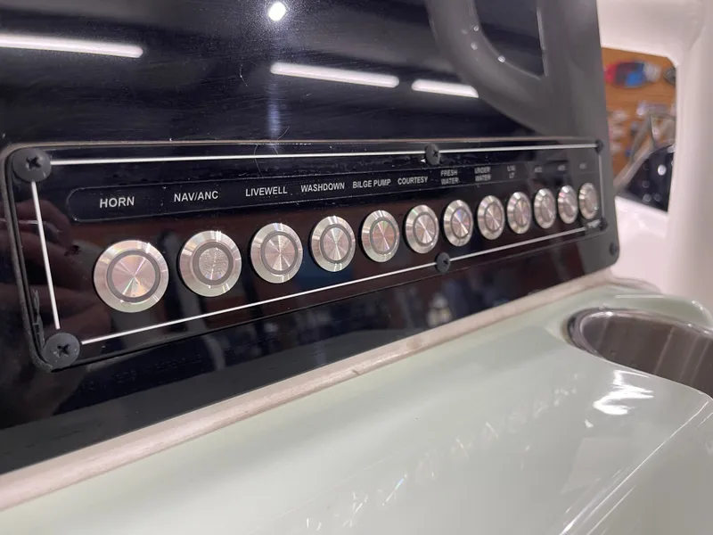 Slide: The Image of Tidewater 220 LXF 2025 - 23