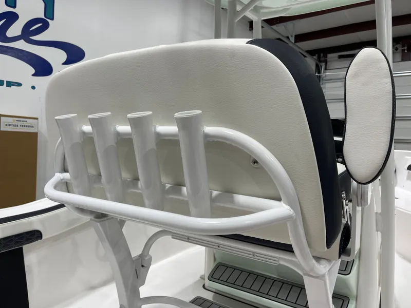 Slide: The Image of Tidewater 220 LXF 2025 - 31