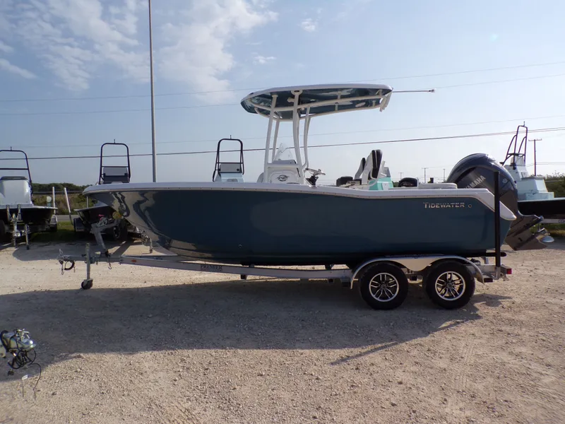 The Image of Tidewater 220 LXF 2025 - 1