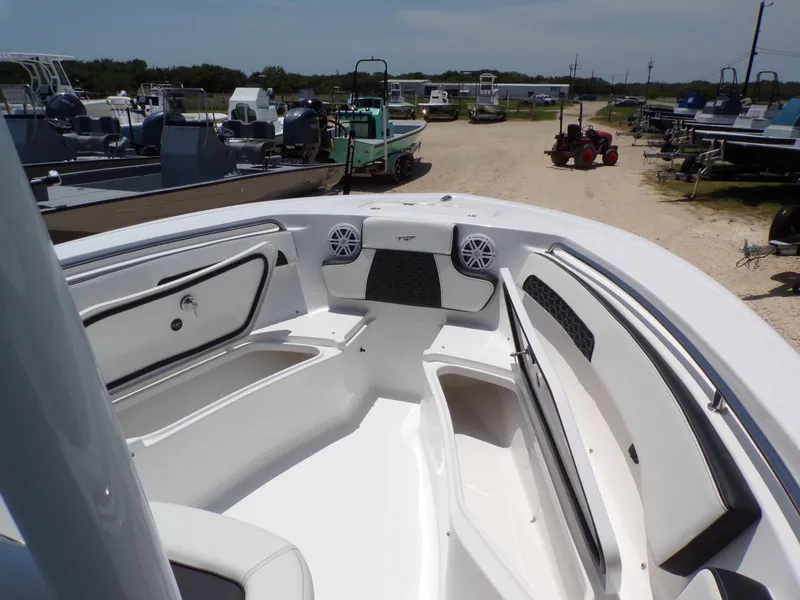 Slide: The Image of Tidewater 220 LXF 2025 - 17