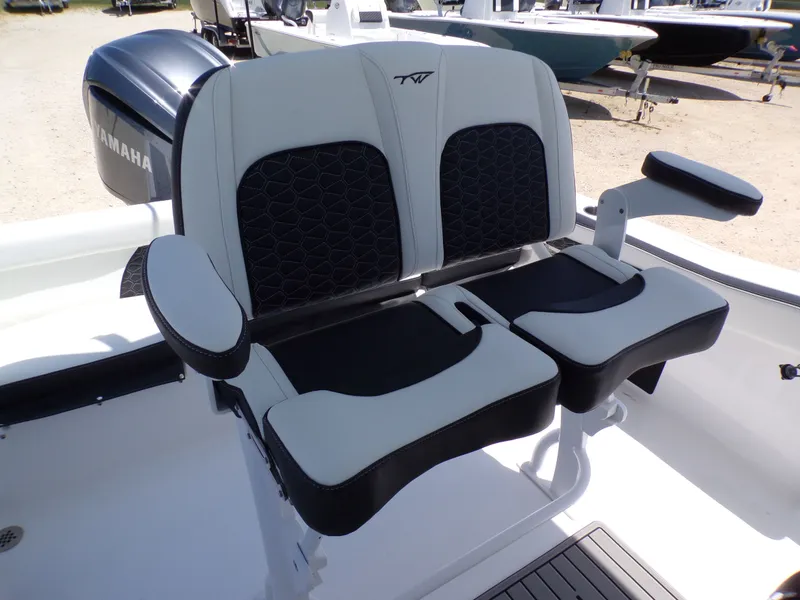 Slide: The Image of Tidewater 220 LXF 2025 - 27