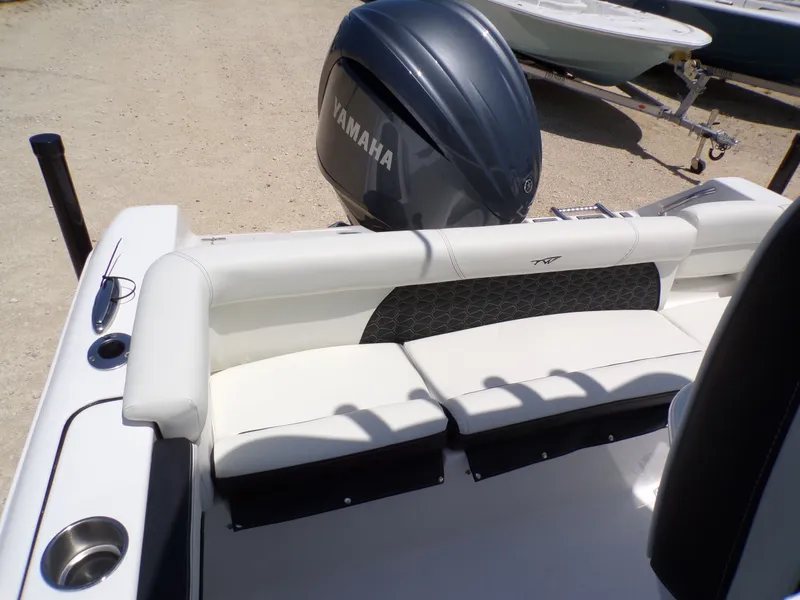 Slide: The Image of Tidewater 220 LXF 2025 - 28