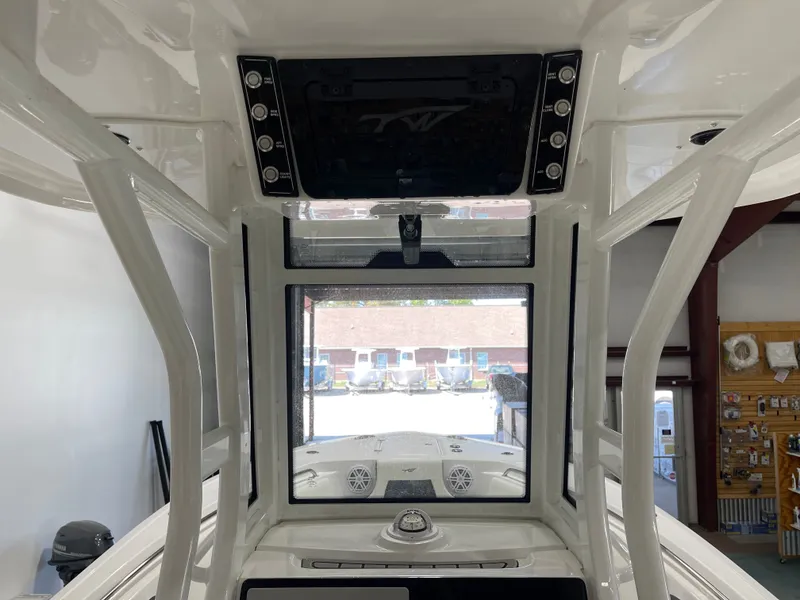 Slide: The Image of Tidewater 232 CC Adventure 2025 - 18