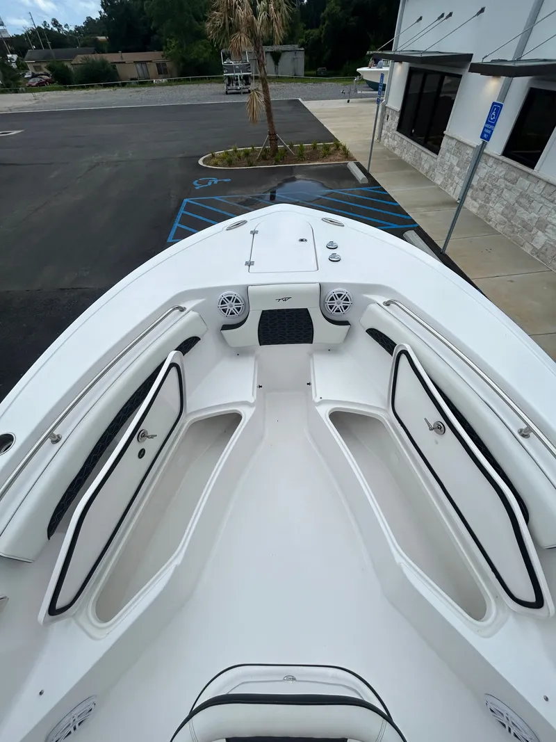 Slide: The Image of Tidewater 232 LXF 2025 - 18