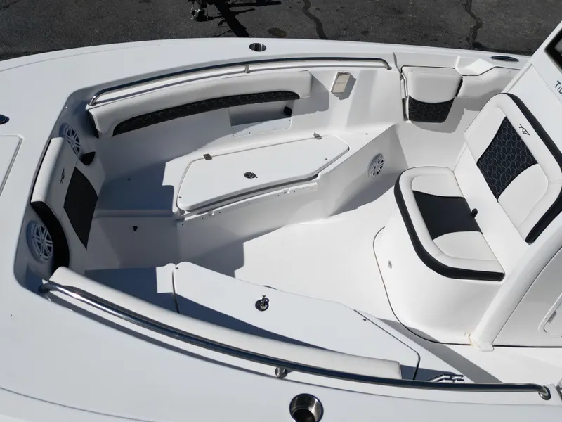 Slide: The Image of Tidewater 232 LXF 2025 - 43