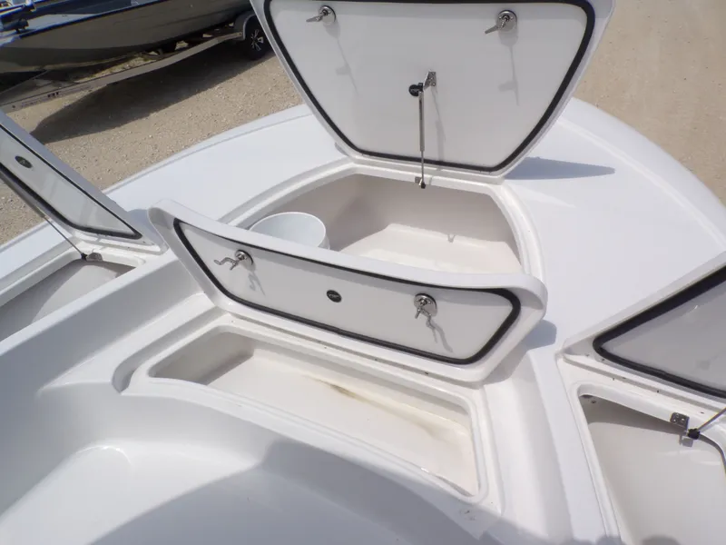 Slide: The Image of Tidewater 2410 Bay Max 2025 - 20