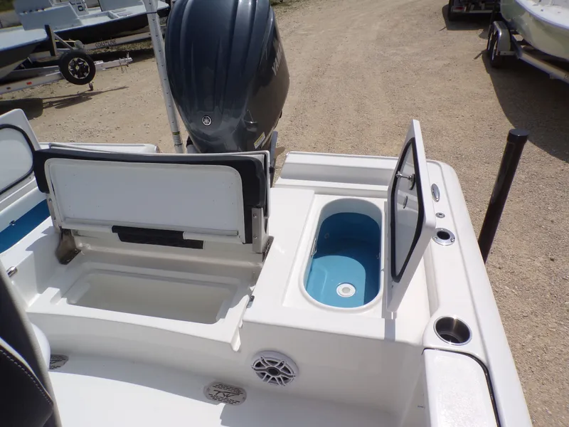 Slide: The Image of Tidewater 2410 Bay Max 2025 - 31