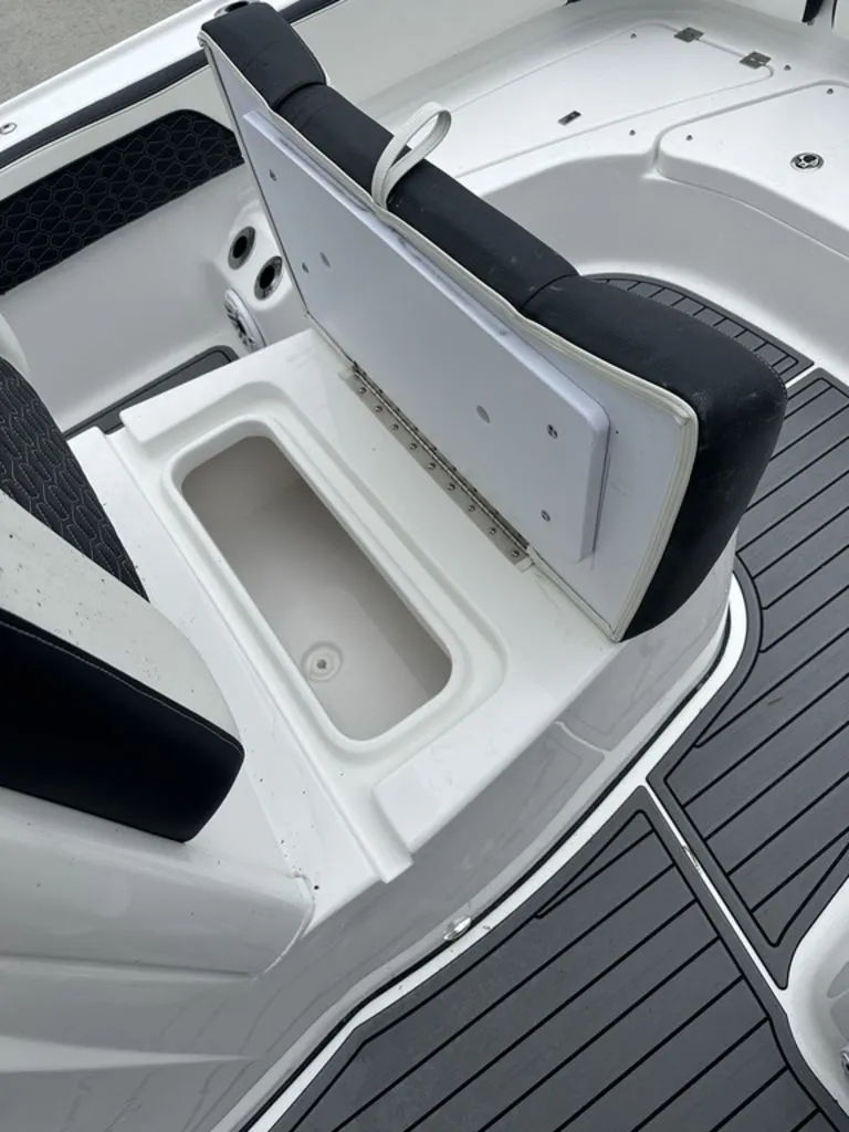 Slide: The Image of Tidewater 2700 Carolina Bay 2024 - 24