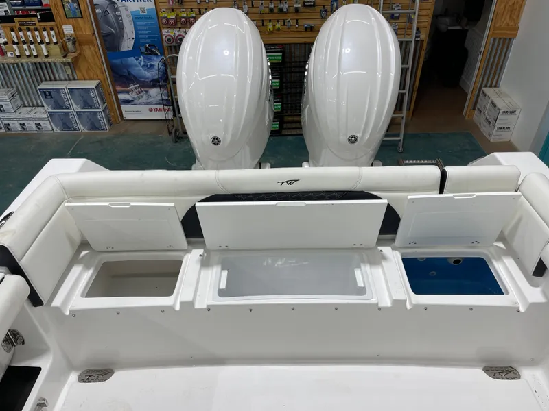 Slide: The Image of Tidewater 272 LXF 2025 - 13