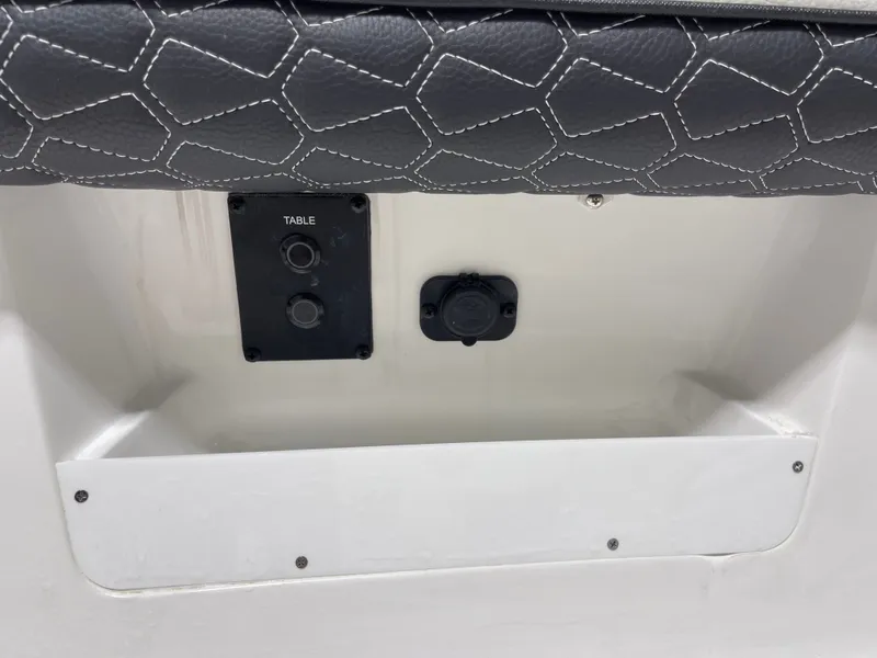 Slide: The Image of Tidewater 272 LXF 2025 - 19