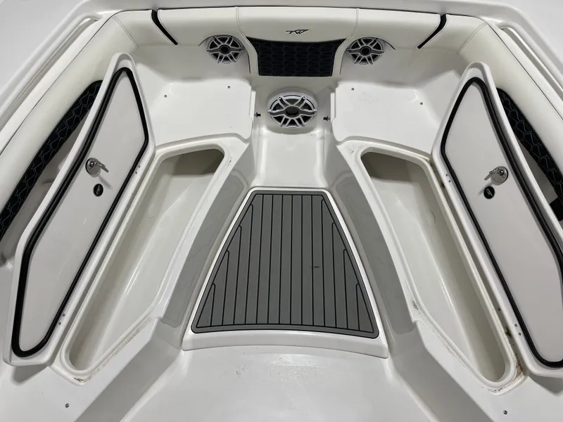 Slide: The Image of Tidewater 272 LXF 2025 - 20