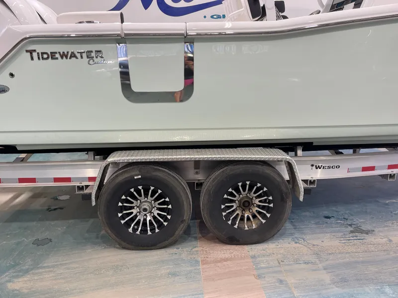 Slide: The Image of Tidewater 272 LXF 2025 - 32