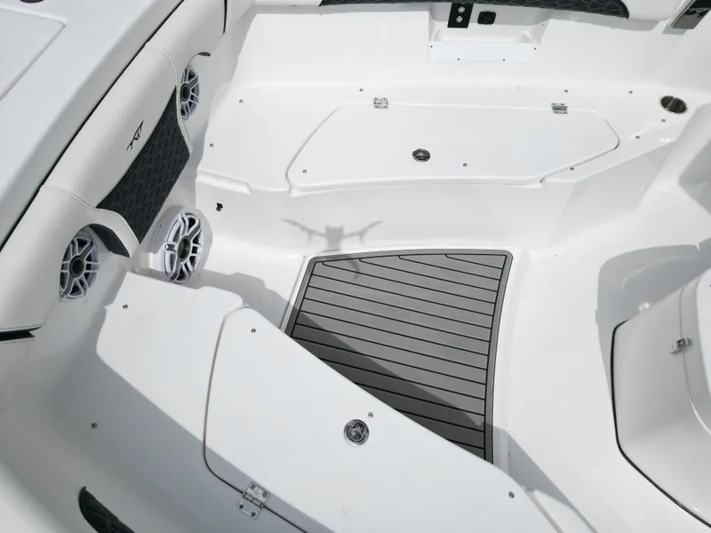 Slide: The Image of Tidewater 272 LXF 2025 - 22