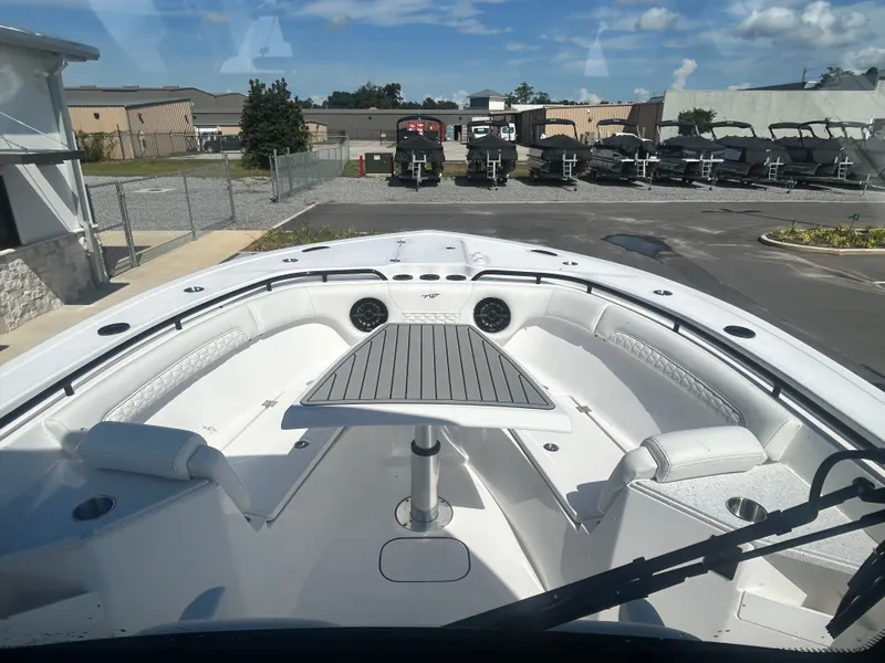 Slide: The Image of Tidewater 282 CC Adventure 2026 - 25