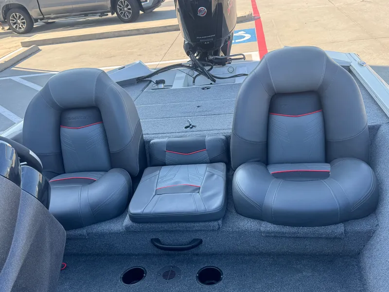 Slide: The Image of Tracker Pro 190 TE 2022 - 12