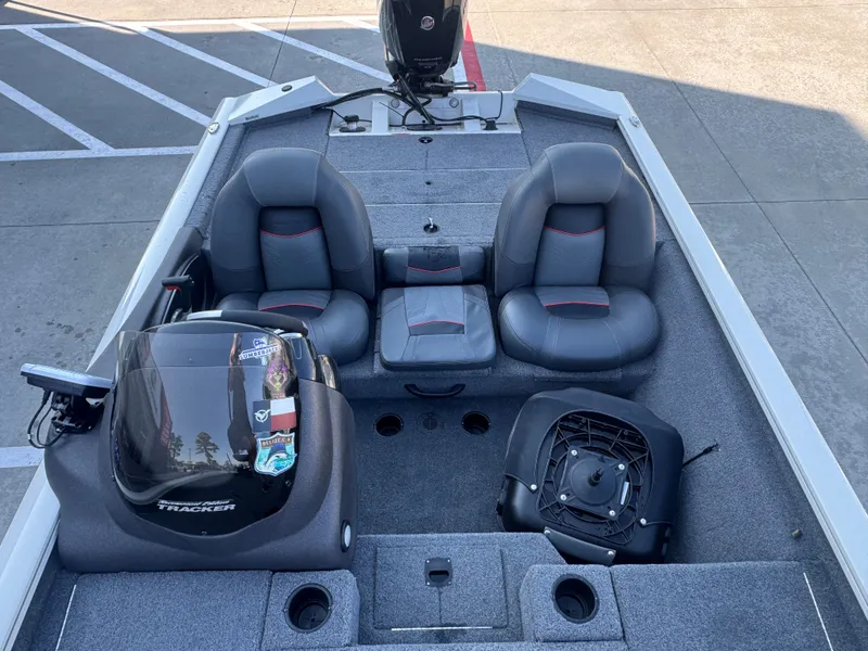 Slide: The Image of Tracker Pro 190 TE 2022 - 19