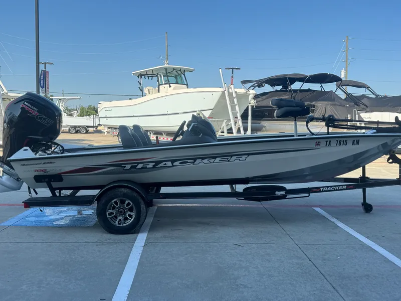 Slide: The Image of Tracker Pro 190 TE 2022 - 6