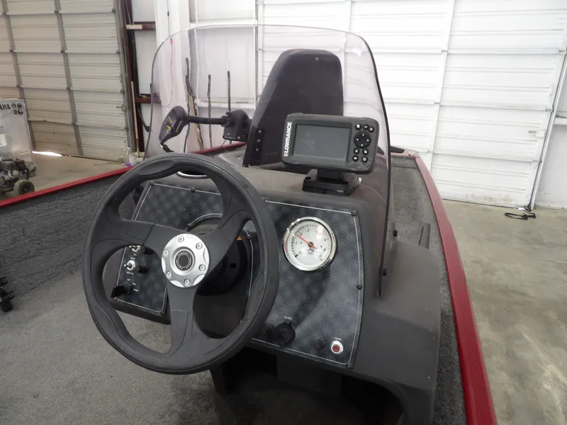 Slide: The Image of Tracker Bass Tracker Classic Limited 2022 - 16