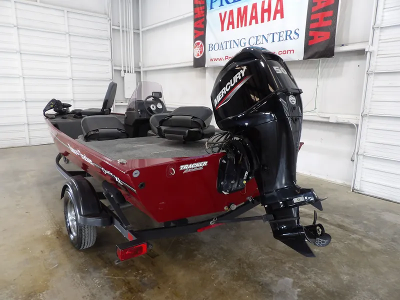 Slide: The Image of Tracker Bass Tracker Classic Limited 2022 - 7