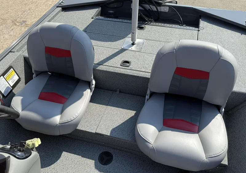 Slide: The Image of Tracker Pro 170 2017 - 13