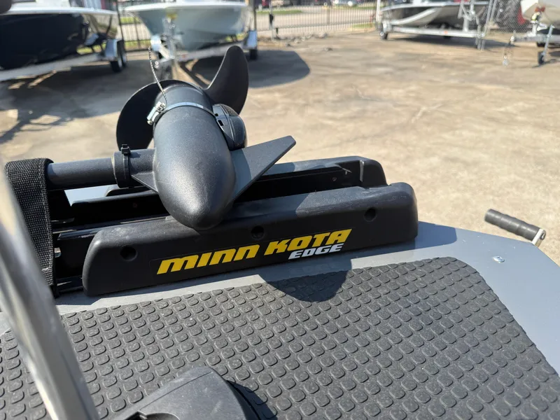 Slide: The Image of Tracker Pro 170 2017 - 17