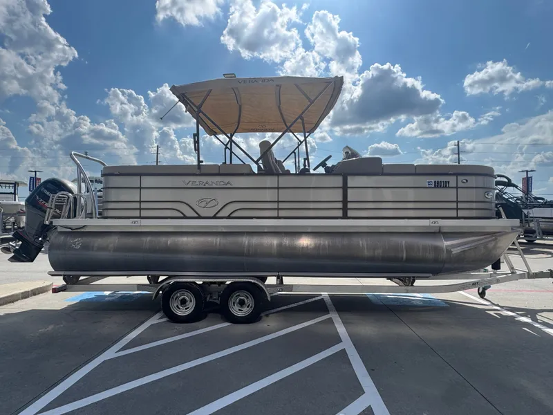 Slide: The Image of Veranda V2275RC 2017 - 3