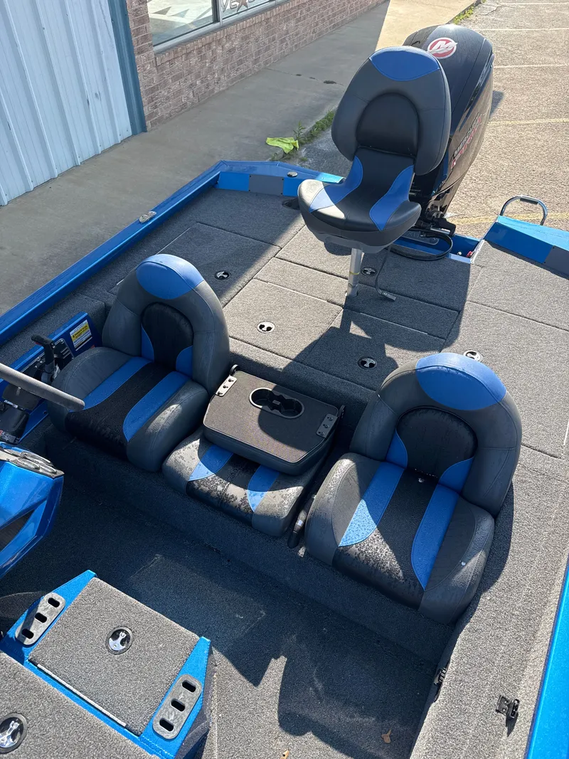 Slide: The Image of Vexus AVX1880 2025 - 25