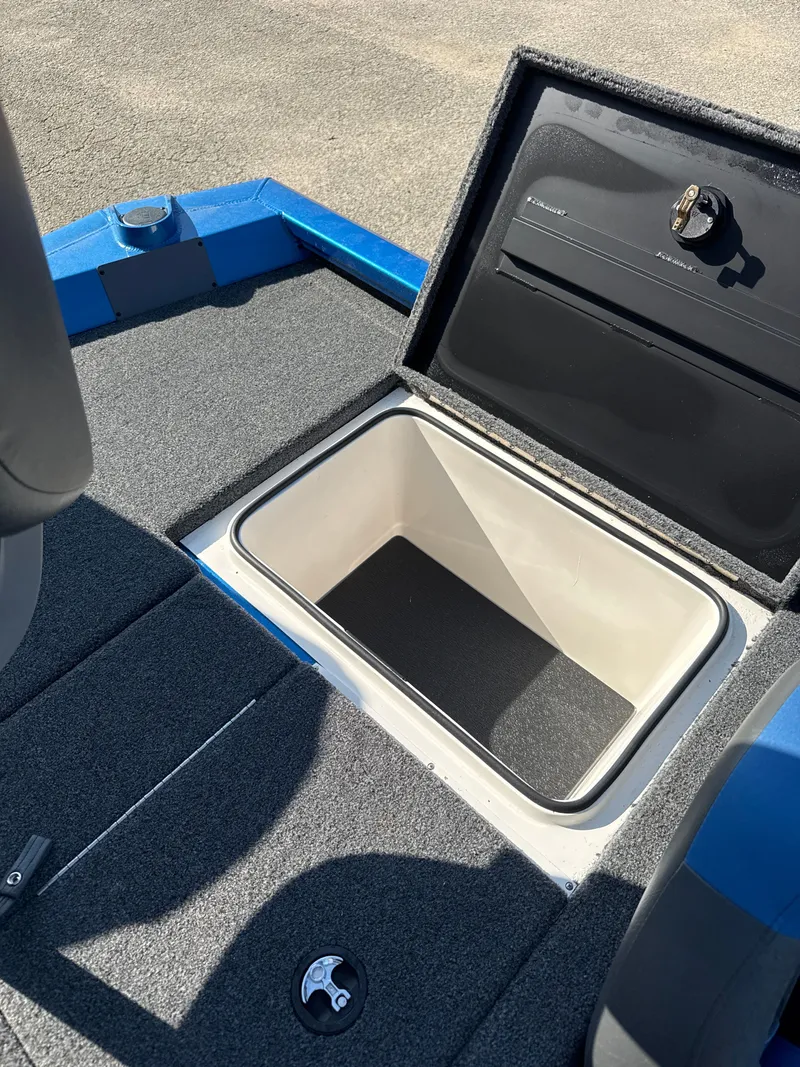 Slide: The Image of Vexus AVX1880 2025 - 30