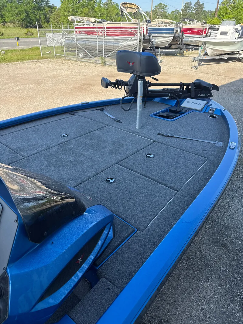 Slide: The Image of 2025 Vexus AVX1880 boat with blue deck features. - 42