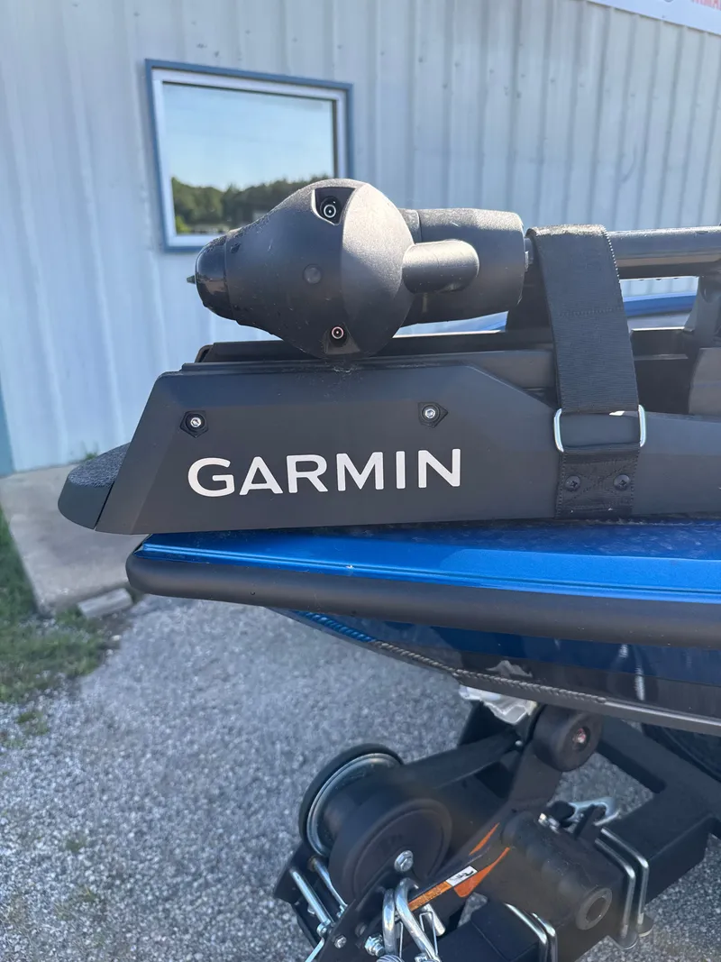 Slide: The Image of Garmin device on Vexus AVX1880 boat, year 2025. - 44