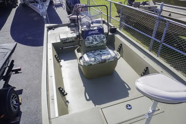 Slide: The Image of Tracker Grizzly 1860 MVX 2024 - 5