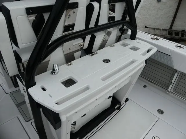 Slide: The Image of Blackfin 272 CC 2026 - 11