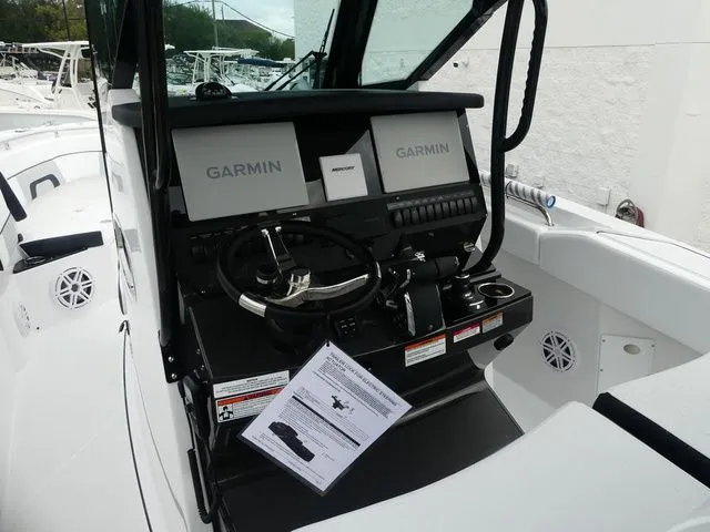 Slide: The Image of Blackfin 272 CC 2026 - 12