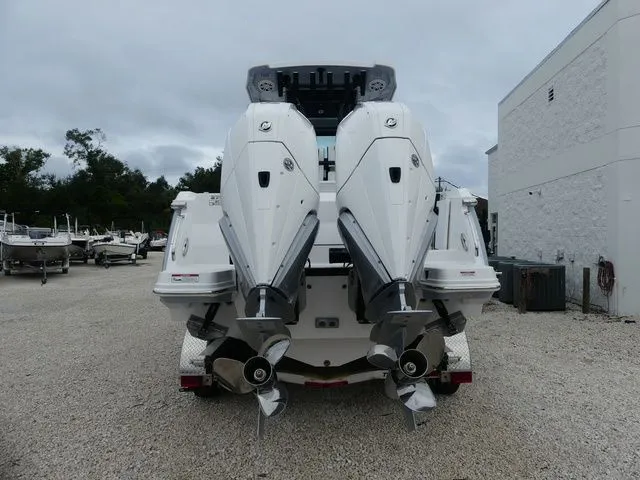 Slide: The Image of Blackfin 272 CC 2026 - 4