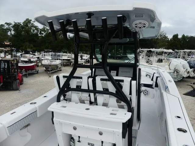 Slide: The Image of Blackfin 272 CC 2026 - 8