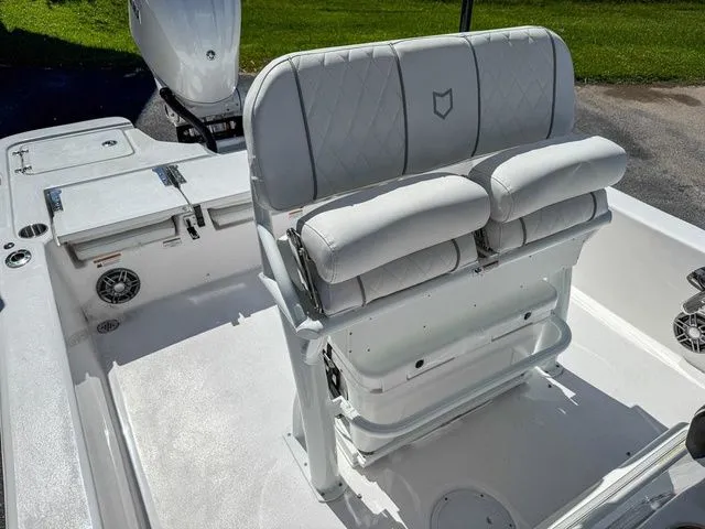 Slide: The Image of Sea Fox 251 Bay Fox 2026 - 15